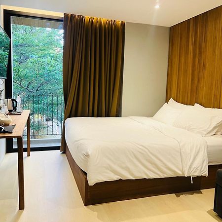 Woodstory Boutique Hotel Bangkok Esterno foto